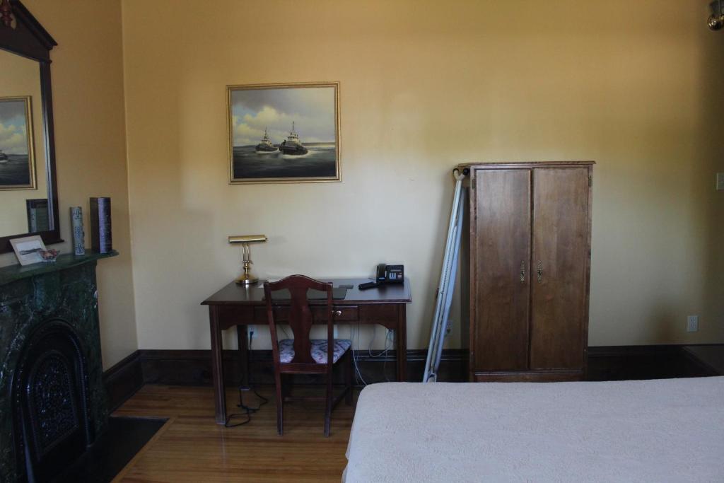 Customs House Inn بيكتو الغرفة الصورة