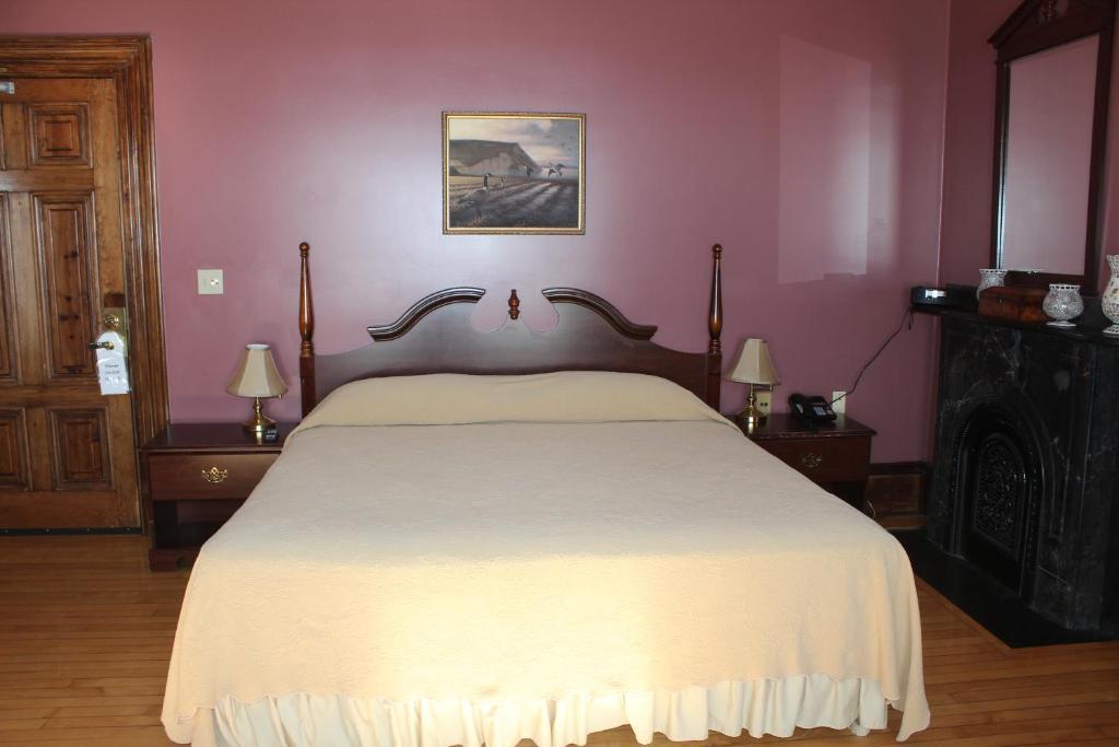 Customs House Inn بيكتو الغرفة الصورة