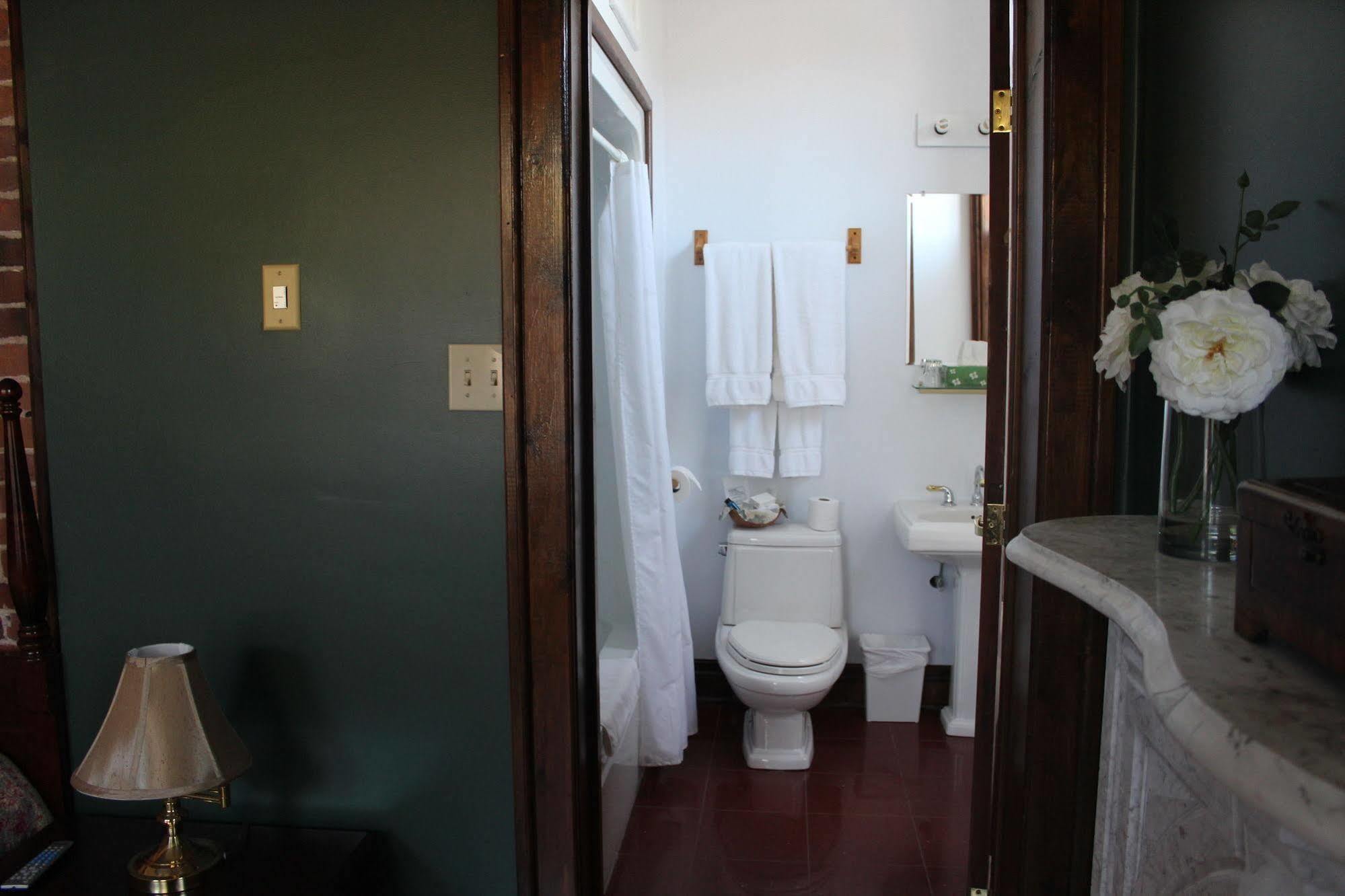 Customs House Inn بيكتو المظهر الخارجي الصورة
